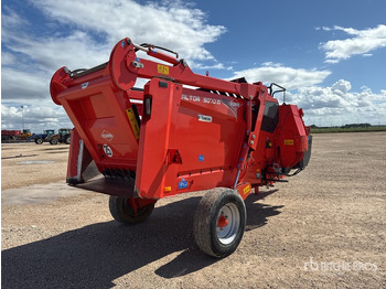 Forage mixer wagon 2015 Kuhn Altor 5070M Pailleuse Distributrice Livestock Feeder: picture 4
