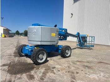 Articulated boom lift GENIE
