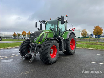 Farm tractor FENDT 724 Vario