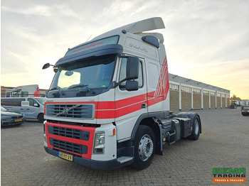 Tractor unit VOLVO FM 400