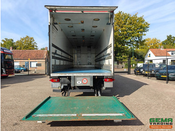 Livestock truck Volvo FM330 4x2 Dagcab Euro5 - KuikenBak 8.4m + Webasto Heater + Dhollandia 2000KG: picture 4