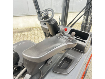 Electric forklift Linde E25L (387): picture 3 Electric forklift Linde E25L (387): picture 3