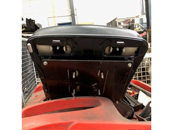 Seat for Material handling equipment Seat for Linde P60, Series 126: picture 4 Seat for Material handling equipment Seat for Linde P60, Series 126: picture 4