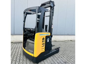 Reach truck UNICARRIERS