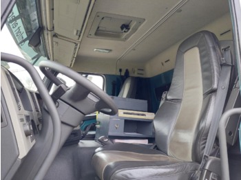 Tanker truck VOLVO FM: picture 3