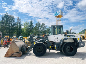 Wheel loader KOMATSU WA250