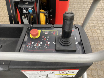 Vertical mast lift Manitou 100VJR: picture 3 Vertical mast lift Manitou 100VJR: picture 3