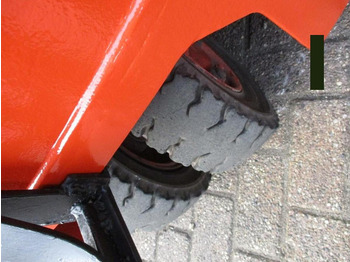 Electric forklift Linde E12: picture 5