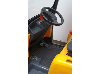 Tow tractor Jungheinrich EZS570: picture 4