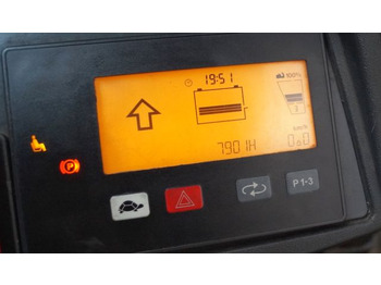 Tow tractor Jungheinrich EZS570: picture 5