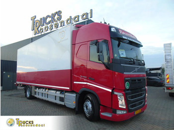 Refrigerated truck VOLVO FH 460
