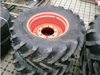 Tire Michelin 480/65 R 24: picture 1