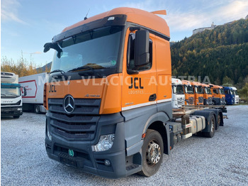 Container transporter/ Swap body truck MERCEDES-BENZ