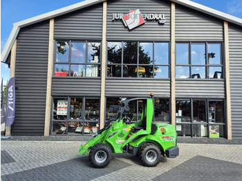 Compact loader AVANT