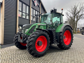 Farm tractor FENDT 724 Vario