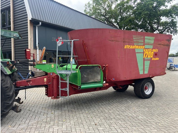 Forage mixer wagon STRAUTMANN