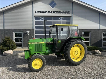 Farm tractor JOHN DEERE 2040