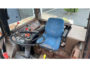 Farm tractor John Deere 3650 Med frontlift: picture 5