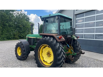 Farm tractor John Deere 3650 Med frontlift: picture 3