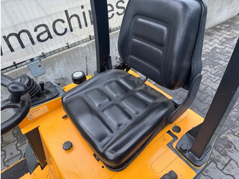 Compact loader GiANT B204SW: picture 5 Compact loader GiANT B204SW: picture 5