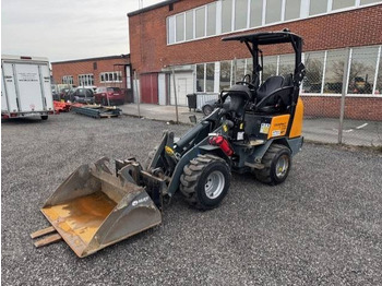 Compact track loader GIANT
