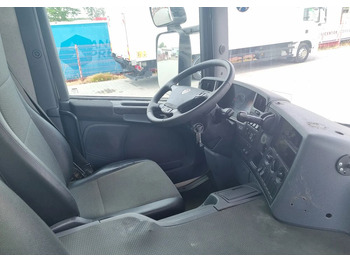 Refuse truck Scania P280: picture 5
