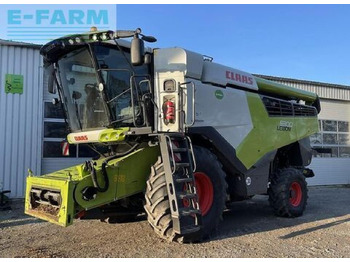 Combine harvester CLAAS Lexion