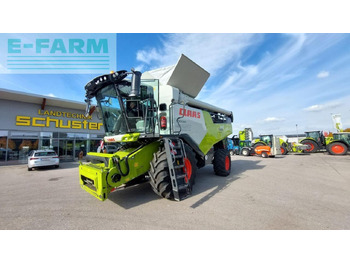 Combine harvester CLAAS