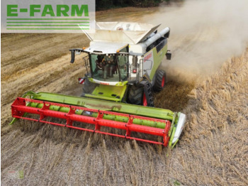 Combine harvester CLAAS