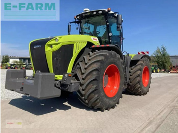 Farm tractor CLAAS Xerion 5000