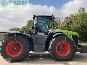 Farm tractor CLAAS Xerion 5000