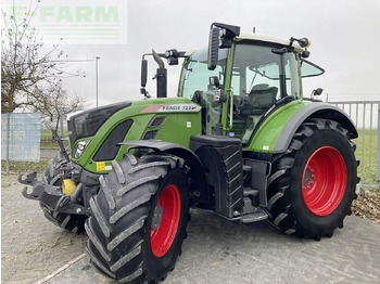 Farm tractor FENDT 722 Vario