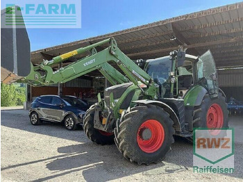 Farm tractor FENDT 724 Vario