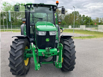 Farm tractor John Deere 5085M: picture 3