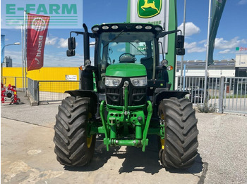 Farm tractor John Deere 6110R: picture 3