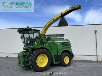 Forage harvester JOHN DEERE 8200