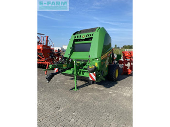 Square baler JOHN DEERE