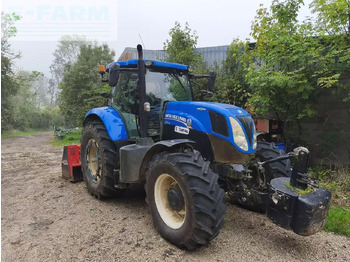 Farm tractor NEW HOLLAND T7.200