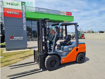 Forklift TOYOTA FDF 30