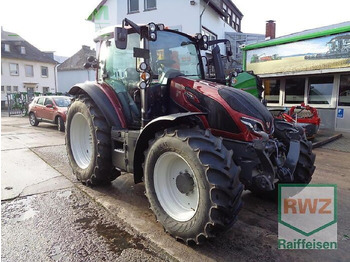 Farm tractor Valtra g135 a schlepper: picture 2