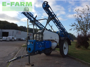 Trailed sprayer