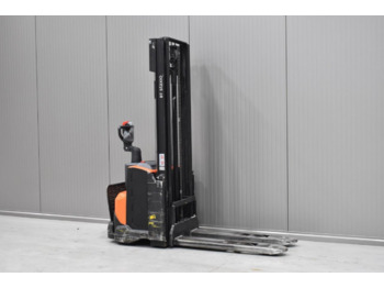 Stacker TOYOTA SWE 120: picture 1