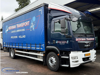 Curtain side truck MAN TGM