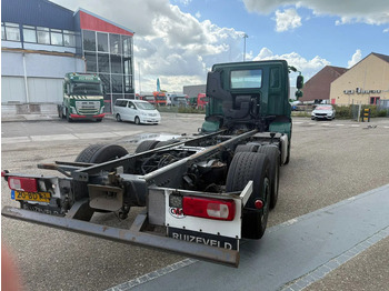 Cab chassis truck DAF CF 400 6X2 EURO 6 - ONLY 689.209 KM + STEERING AXLE: picture 3