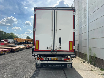 Refrigerated semi-trailer Schmitz Cargobull SCB*S3B THERMO KING SLX300E 3 AXLE: picture 4 Refrigerated semi-trailer Schmitz Cargobull SCB*S3B THERMO KING SLX300E 3 AXLE: picture 4