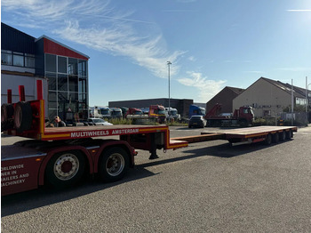 Low loader semi-trailer