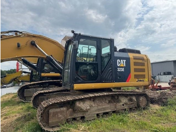 Crawler excavator CATERPILLAR 323