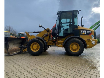 Wheel loader CAT 907 M: picture 4