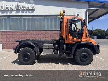 Truck Mercedes-Benz U500: picture 2