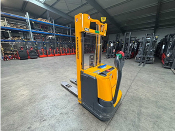 Forklift 2013 JUNGHEINRICH EJC220 2,000KG STACKER PALLET TRUCK ANT FREE LIFT: picture 4 Forklift 2013 JUNGHEINRICH EJC220 2,000KG STACKER PALLET TRUCK ANT FREE LIFT: picture 4